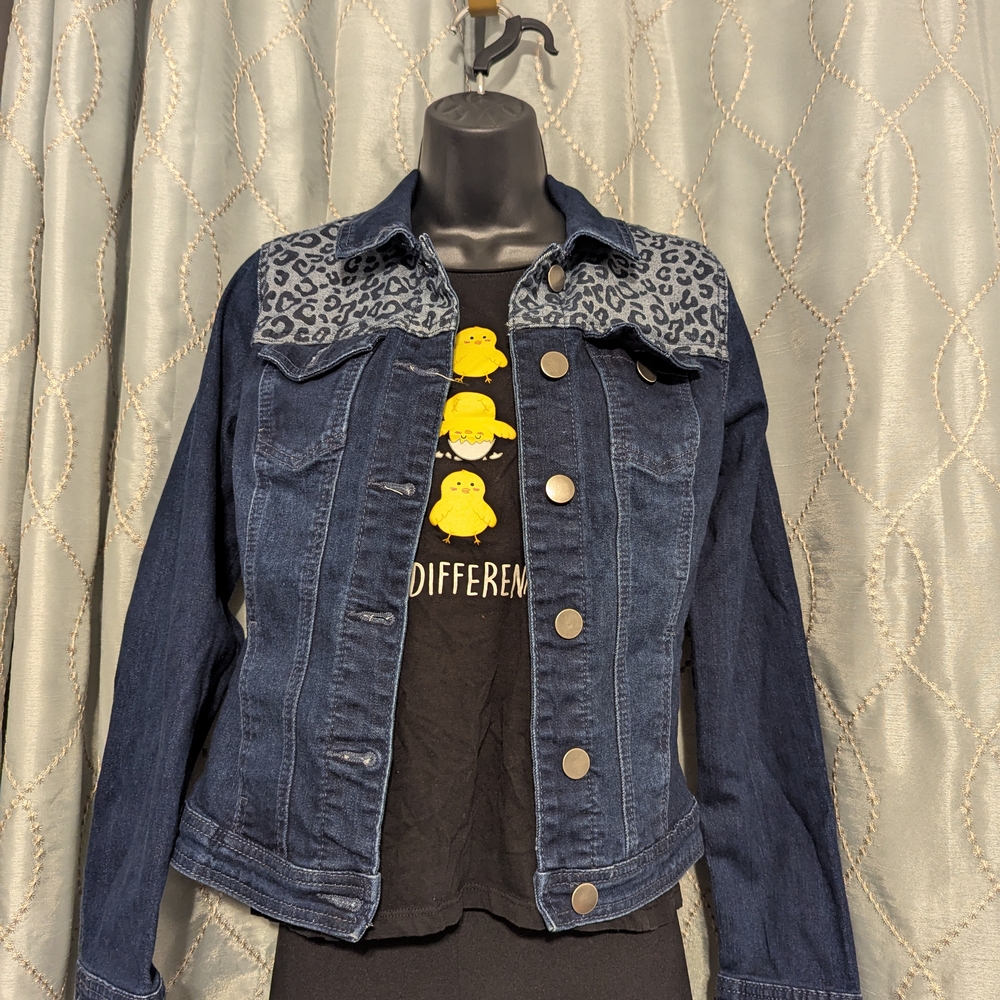 52. Passport Women's Denim Jacket with Leopard Print Plus 2 Tees